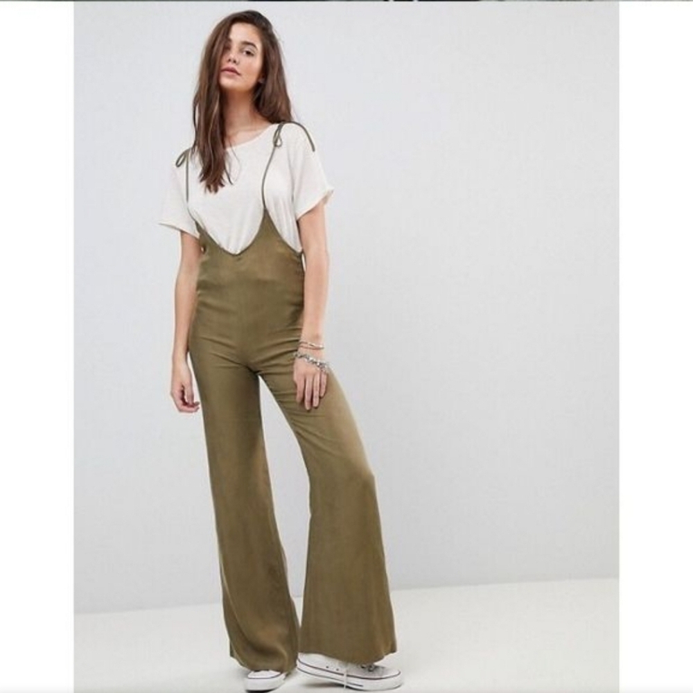 Honey Punch Women's Pinafore Jumpsuit Small in Green